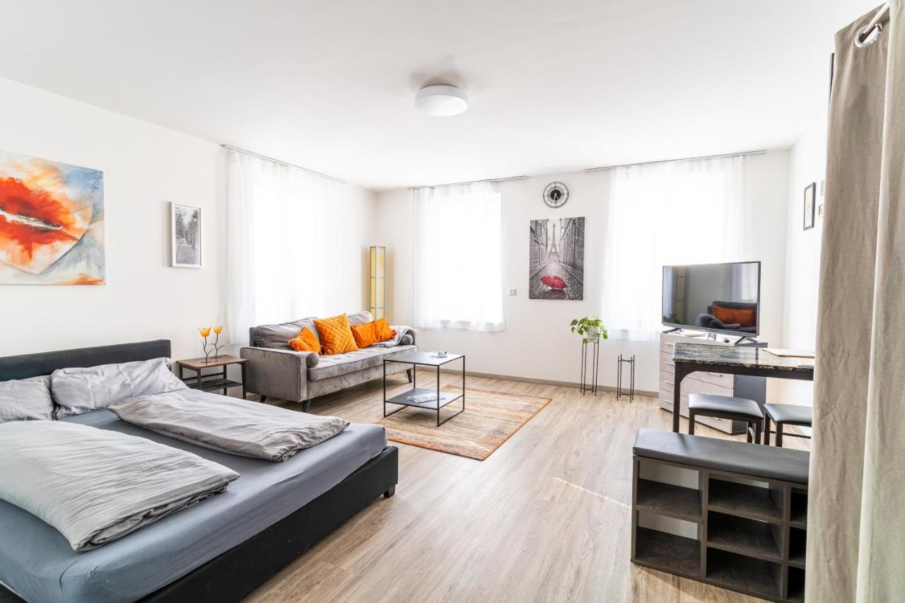Tagblatt 2-zimmer-apartment *